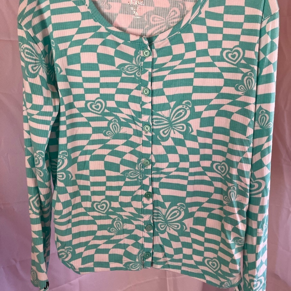 Four Top Long Sleeve Bundle - Picture 5 of 13